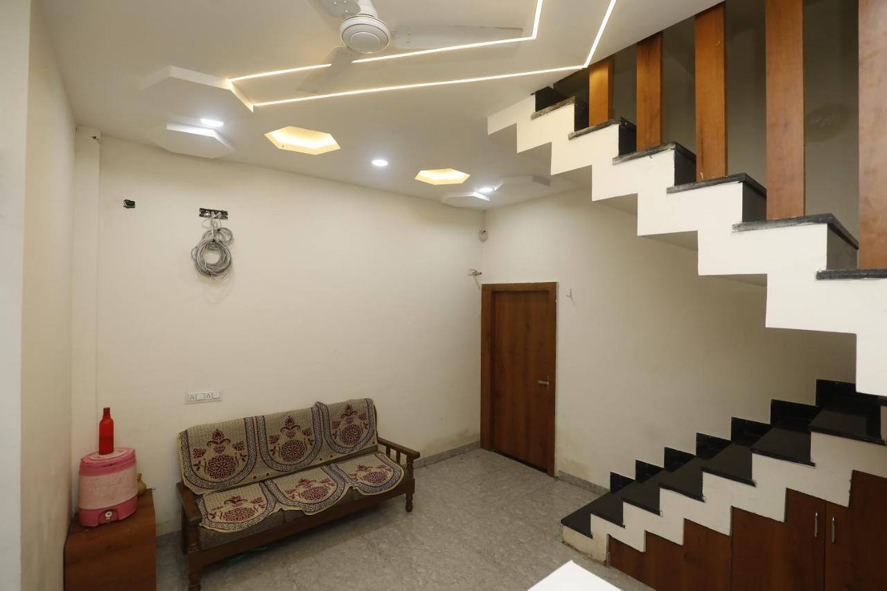 Hotel Garima Удджайн Экстерьер фото