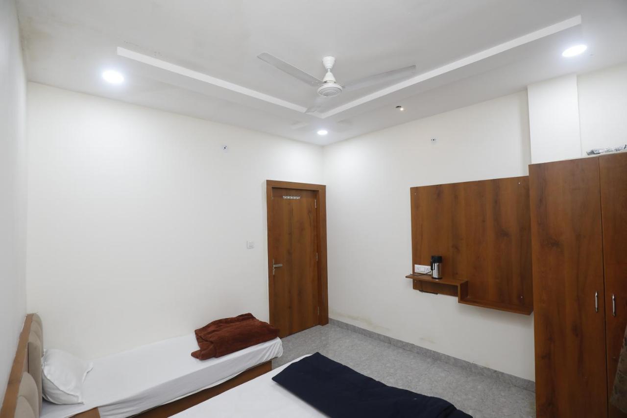 Hotel Garima Удджайн Экстерьер фото
