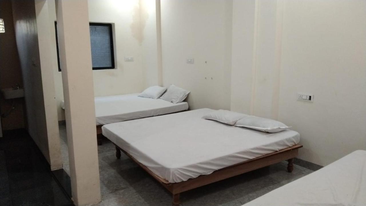 Hotel Garima Удджайн Экстерьер фото